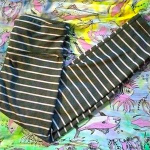 Adorable leggings all items $10 or less are 10 for $25 90° extra small